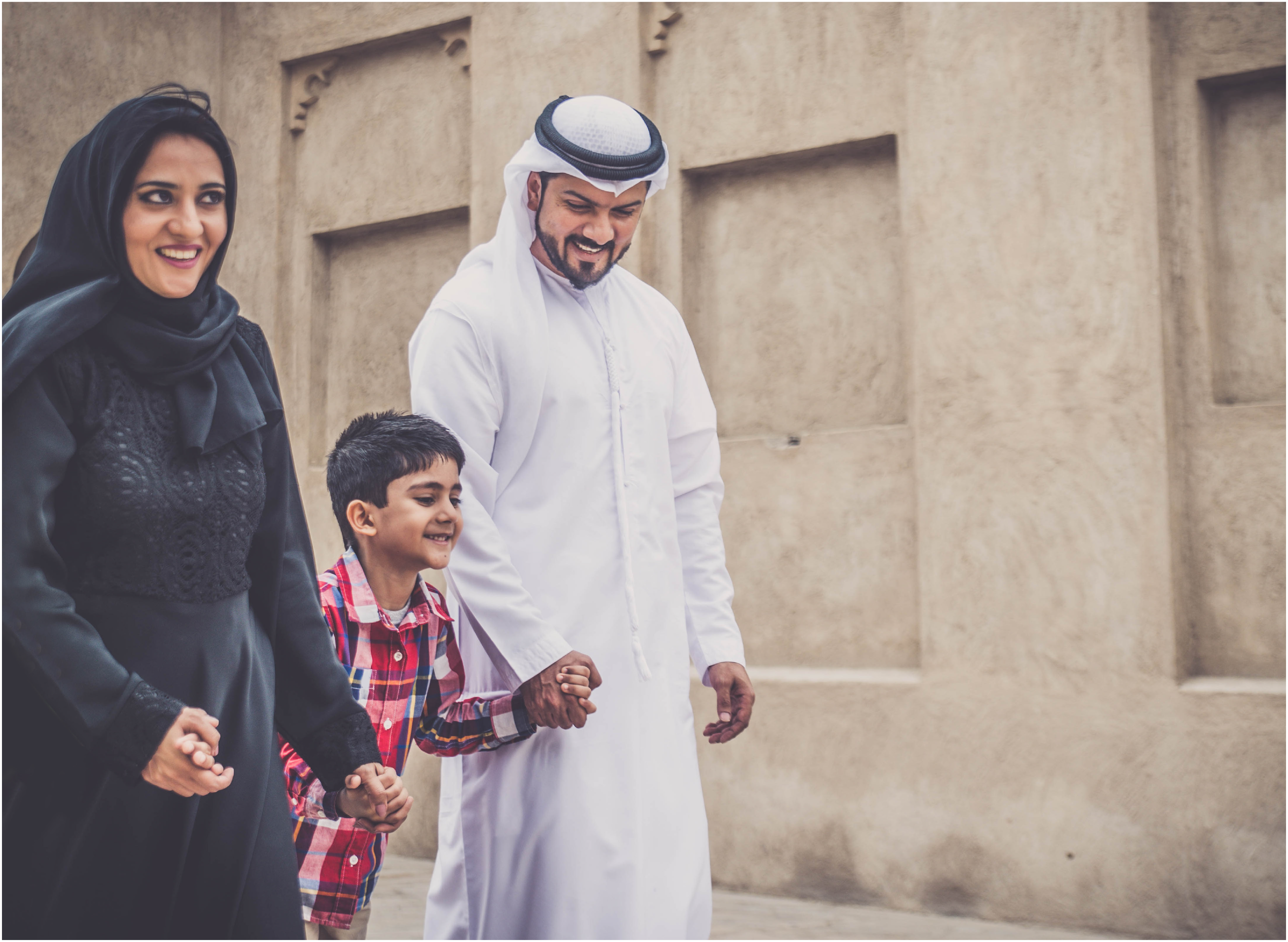 الأطفال واليافعين والشباب المعرضين للخطر وعائلاتهم